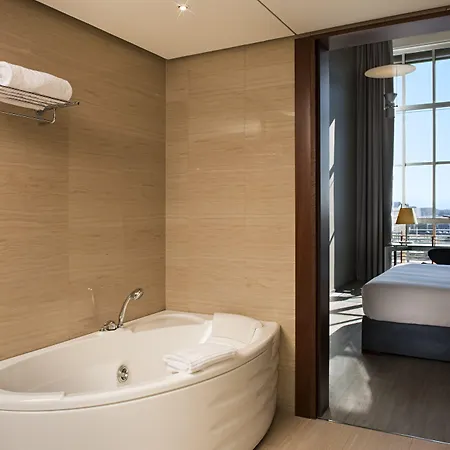 Hotell Doubletree By Hilton Lingotto Turin