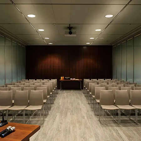 Отель Doubletree By Hilton Lingotto Турин