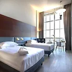 Otel Doubletree By Hilton Lingotto